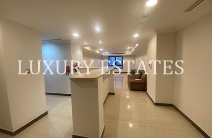 Apartment - 1 - 2 for rent in West Porto Drive - Porto Arabia - The Pearl Island - Doha