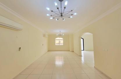 Villa - 5 Bedrooms - 4 Bathrooms for rent in Bu Hamour Street - Abu Hamour - Doha