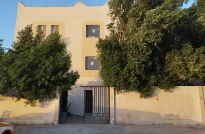 Whole Building - 2 Bedrooms - 2 Bathrooms for rent in Industrial Area - Doha