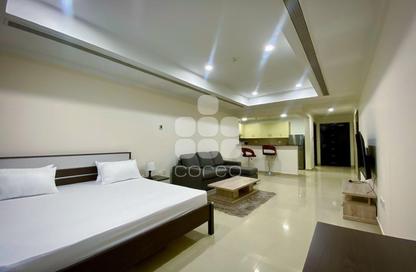 Apartment - Studio - 2 Bathrooms for rent in Tower 13 - Porto Arabia - The Pearl Island - Doha