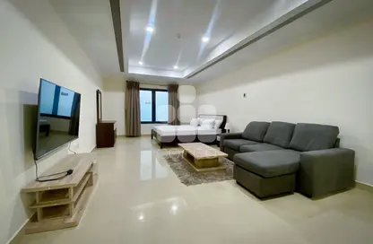 Apartment - Studio - 2 Bathrooms for rent in Tower 13 - Porto Arabia - The Pearl Island - Doha