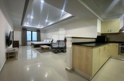 Apartment - Studio - 2 Bathrooms for rent in Tower 13 - Porto Arabia - The Pearl Island - Doha