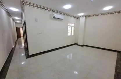 Apartment - 2 Bedrooms - 2 Bathrooms for rent in Al Mansoura - Al Mansoura - Doha