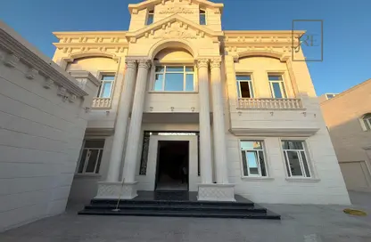 فيلا للبيع في الدفنة - الدفينة - الدوحة
