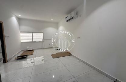 Apartment - Studio - 1 Bathroom for rent in Al Maamoura - Al Maamoura - Doha