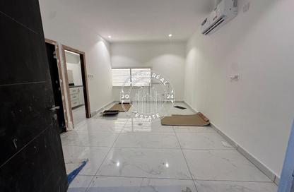 Apartment - Studio - 1 Bathroom for rent in Al Maamoura - Al Maamoura - Doha