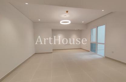 Apartment - 2 Bedrooms - 3 Bathrooms for rent in Corniche Road - Corniche Road - Doha