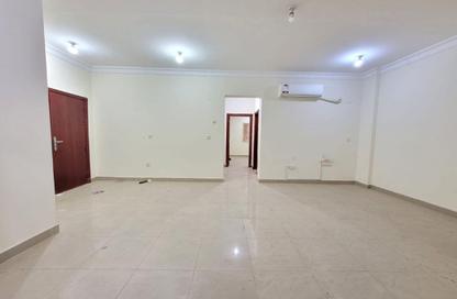 Apartment - 1 Bedroom - 2 Bathrooms for rent in Umm Ghwailina Comm - Umm Ghuwalina - Umm Ghuwailina - Doha