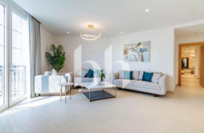 Apartment - 2 Bedrooms - 4 Bathrooms for rent in The Garden - Floresta Gardens - The Pearl Island - Doha Apartment - 2 Bedrooms - 4 Bathrooms for rent in The Garden - Floresta Gardens - The Pearl Island - Doha