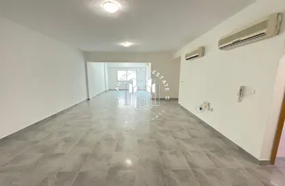 شقة - 2 غرف نوم - 2 حمامات للايجار في فريج بن محمود الشمالي - فريج بن محمود - الدوحة