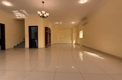 Compound - 4 Bedrooms - 5 Bathrooms for rent in Bu Hamour Street - Abu Hamour - Doha