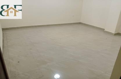 Apartment - 3 Bedrooms - 3 Bathrooms for rent in Bin Omran - Fereej Bin Omran - Doha Apartment - 3 Bedrooms - 3 Bathrooms for rent in Bin Omran - Fereej Bin Omran - Doha