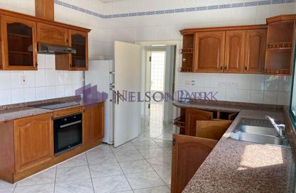 مجمع سكني - 4 غرف نوم - 5 حمامات للايجار في شارع عمار بن ياسر - العزيزية - الدوحة مجمع سكني - 4 غرف نوم - 5 حمامات للايجار في شارع عمار بن ياسر - العزيزية - الدوحة