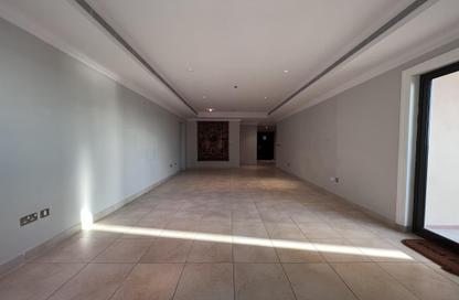 Apartment - 2 Bedrooms - 2 Bathrooms for rent in East Porto Drive - Porto Arabia - The Pearl Island - Doha