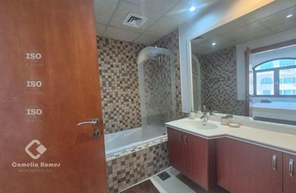Apartment - 1 Bedroom - 2 Bathrooms for rent in East Porto Drive - Porto Arabia - The Pearl Island - Doha