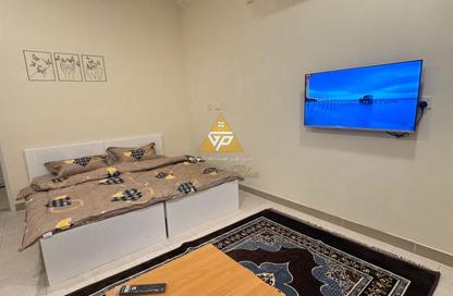 Villa - Studio - 1 Bathroom for rent in Al Gharrafa - Al Gharrafa - Doha