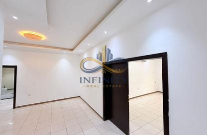 Apartment - 3 Bedrooms - 3 Bathrooms for rent in Umm Ghwailina Comm - Umm Ghuwalina - Umm Ghuwailina - Doha Apartment - 3 Bedrooms - 3 Bathrooms for rent in Umm Ghwailina Comm - Umm Ghuwalina - Umm Ghuwailina - Doha