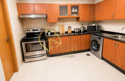 Apartment - 3 Bedrooms - 5 Bathrooms for rent in Zig Zag Tower B - Zig Zag Towers - West Bay - Doha