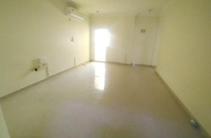 Apartment - 3 Bedrooms - 3 Bathrooms for rent in Al Nasr Street - Al Nasr - Doha