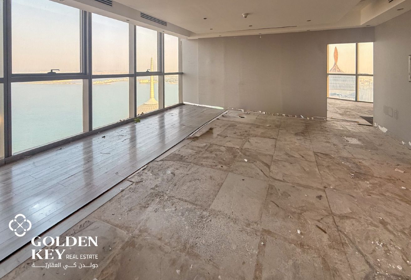 Semi Fitted Office with Sea View | West Bay