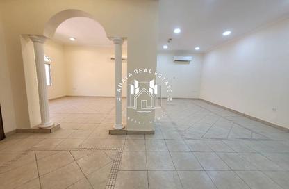 Villa - 3 Bedrooms - 4 Bathrooms for rent in Muraikh - AlMuraikh - Doha