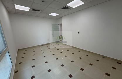 Office Space - Studio - 1 for rent in Umm Ghwailina Comm - Umm Ghuwalina - Umm Ghuwailina - Doha