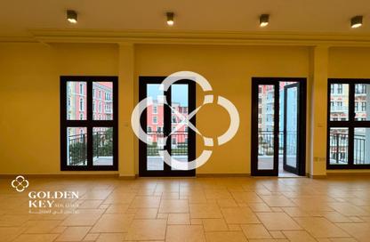 Duplex - 2 Bedrooms - 3 Bathrooms for rent in Qanat Quartier - The Pearl Island - Doha