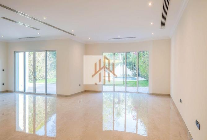 974328 - Property Image 3