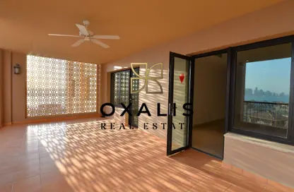 شقة - 2 غرف نوم - 3 حمامات للايجار في طريق بورتو الشرقي - بورتو أرابيا - جزيرة اللؤلؤة - الدوحة