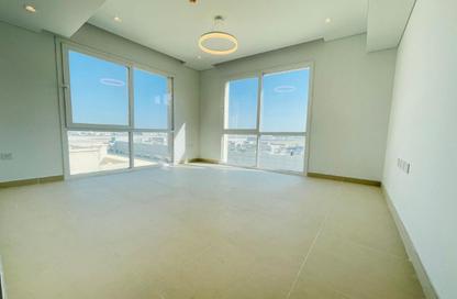 Apartment - 3 Bedrooms - 4 Bathrooms for rent in Citadel Corniche 72 - C-Ring - Doha