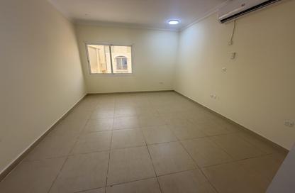 Apartment - Studio - 1 Bathroom for rent in Mamoura 18 - Al Maamoura - Doha