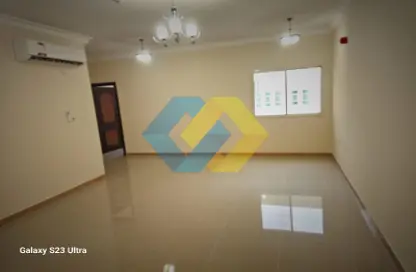 Apartment - 2 Bedrooms - 2 Bathrooms for rent in Al Mansoura - Al Mansoura - Doha