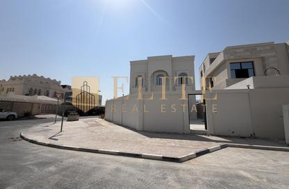 Villa - 7 - 7+ for sale in Al Thumama - Al Thumama - Doha