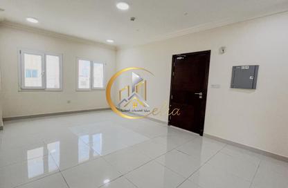 Apartment - 2 - 2 for rent in Al Tabari Street - Fereej Bin Omran - Doha