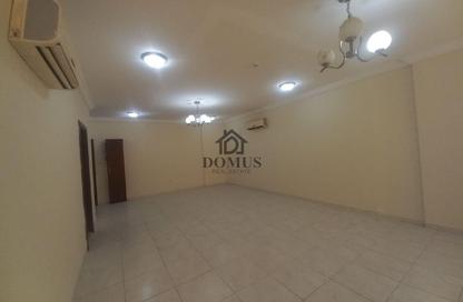 Apartment - 3 Bedrooms - 3 Bathrooms for rent in Thabit Bin Zaid Street - Al Mansoura - Doha
