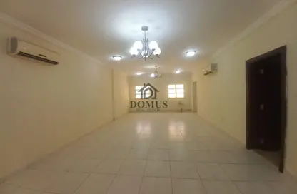 شقة - 3 غرف نوم - 3 حمامات للايجار في شارع ثابت بن زايد - المنصورة - الدوحة