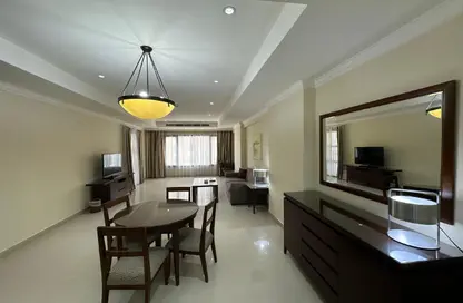 Apartment - 1 Bedroom - 2 Bathrooms for rent in Tower 27 - Porto Arabia - The Pearl Island - Doha