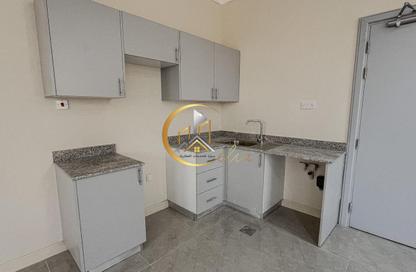Apartment - Studio - 1 Bathroom for rent in Al Tabari Street - Fereej Bin Omran - Doha