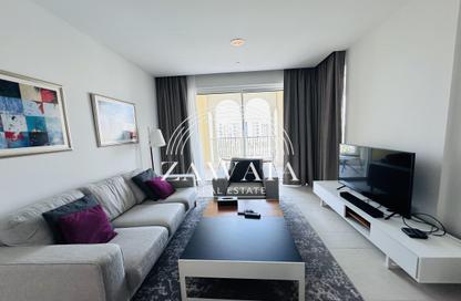 Apartment - 2 Bedrooms - 3 Bathrooms for rent in Viva West - Viva Bahriyah - The Pearl Island - Doha