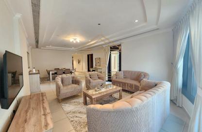 Apartment - 1 Bedroom - 2 Bathrooms for rent in East Porto Drive - Porto Arabia - The Pearl Island - Doha