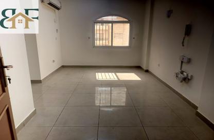 Apartment - 3 Bedrooms - 3 Bathrooms for rent in Al Mansoura - Al Mansoura - Doha