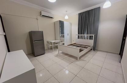 Apartment - Studio - 1 for rent in Al Dafna - Al Dafna - Doha