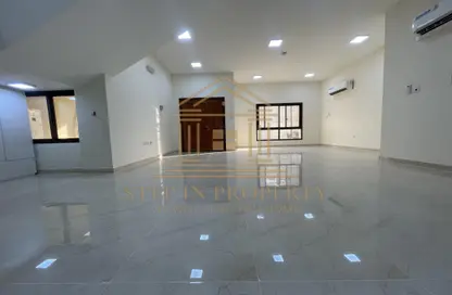 فيلا - 5 غرف نوم - 5 حمامات للايجار في Hazm Al Markhiya - الدوحة