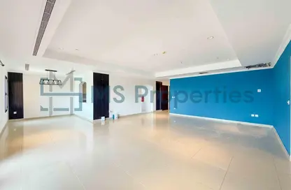 Apartment - 3 Bedrooms - 4 Bathrooms for rent in East Porto Drive - Porto Arabia - The Pearl Island - Doha