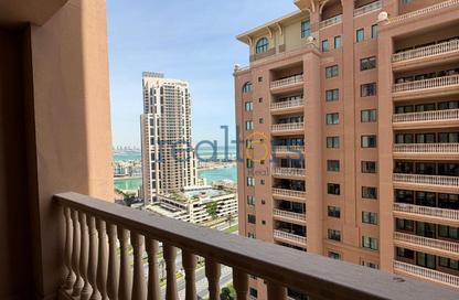 Apartment - 2 Bedrooms - 3 Bathrooms for rent in Tower 8 - Porto Arabia - The Pearl Island - Doha