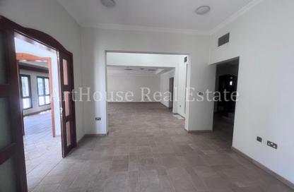 Villa - 4 Bedrooms - 6 Bathrooms for rent in Bin Omran - Fereej Bin Omran - Doha