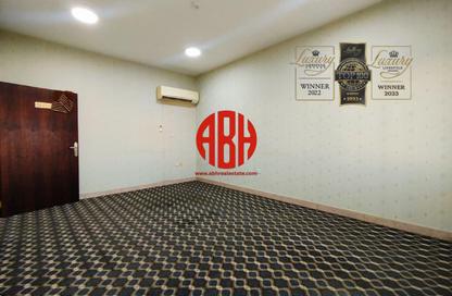 Office Space - Studio - 1 Bathroom for rent in Bin Omran 35 - Fereej Bin Omran - Doha
