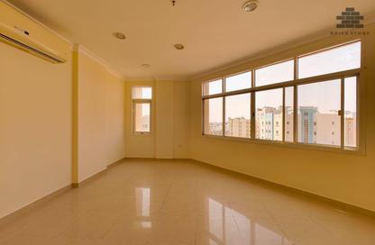 Apartment - 3 Bedrooms - 3 Bathrooms for rent in Muntazah 13 - Al Muntazah - Doha