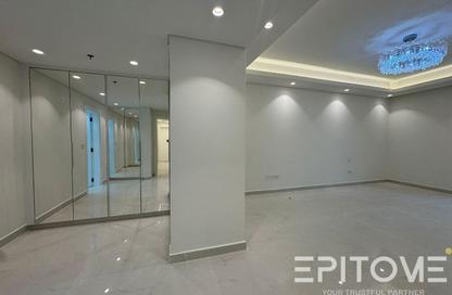 Apartment - 3 Bedrooms - 5 Bathrooms for rent in One Porto Arabia - Porto Arabia - The Pearl Island - Doha