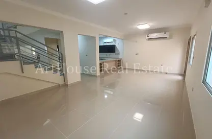 فيلا - 4 غرف نوم - 4 حمامات للايجار في سلاطة الجديدة - سلاطة - الدوحة